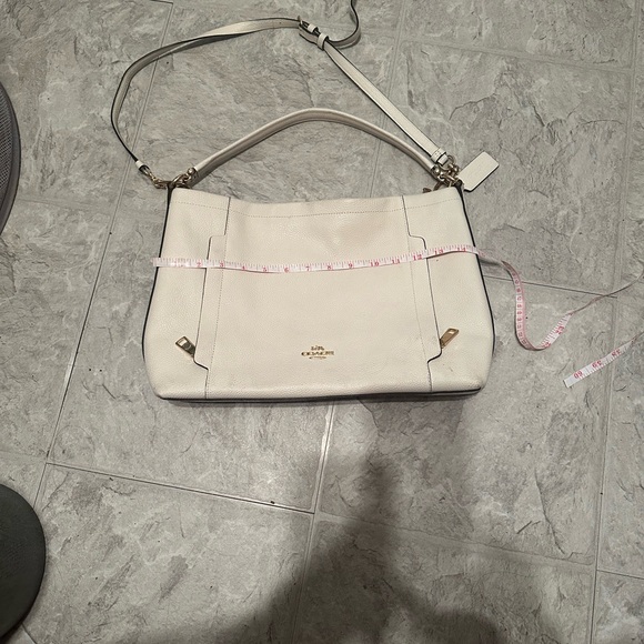 Off white authentic coach leather shoulder bag. - Picture 7 of 8